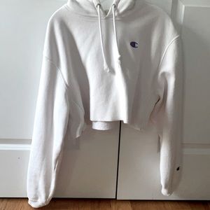 white cropped champion hoodie